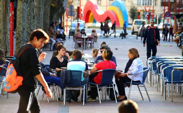 Médicos y enfermeras vascos piden actuar con responsabilidad y evitar salir de casa