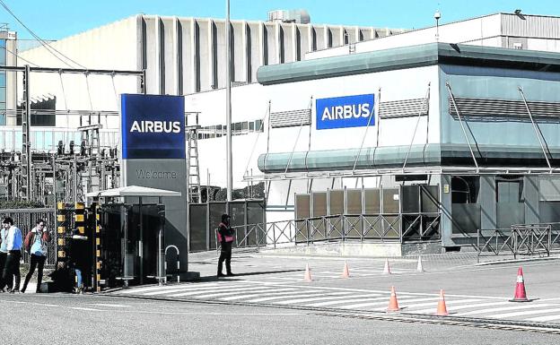 Airbus cierra sus plantas en España cuatro días y Volkswagen tres semanas