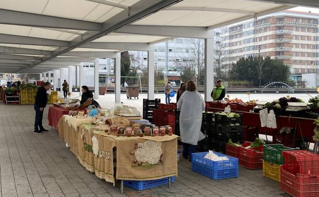 «No imaginaba que iban a estar tan pocos productores» en el mercado de Santa Bárbara