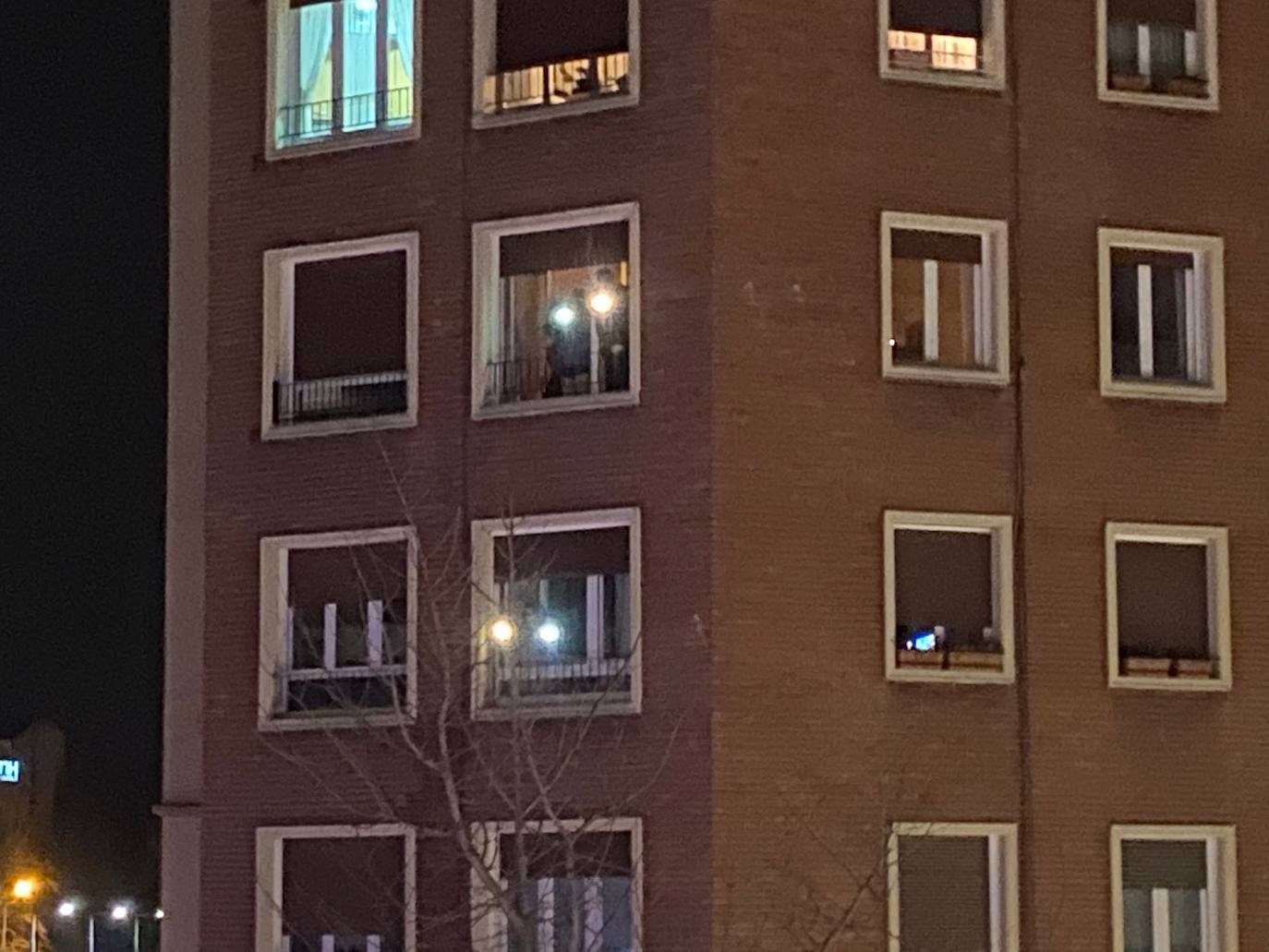 Aplausos en Vitoria para Encarni, la primera sanitaria muerta por el virus: «Era muy precavida»