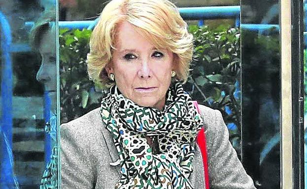 Esperanza Aguirre y su esposo dan positivo y están hospitalizados