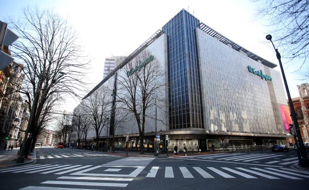 El Corte Inglés abre sus secciones de alimentación y parafarmacia este domingo en Euskadi