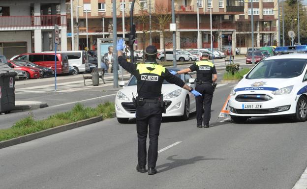 «Al dentista» por la N-104 y con 6 maletas