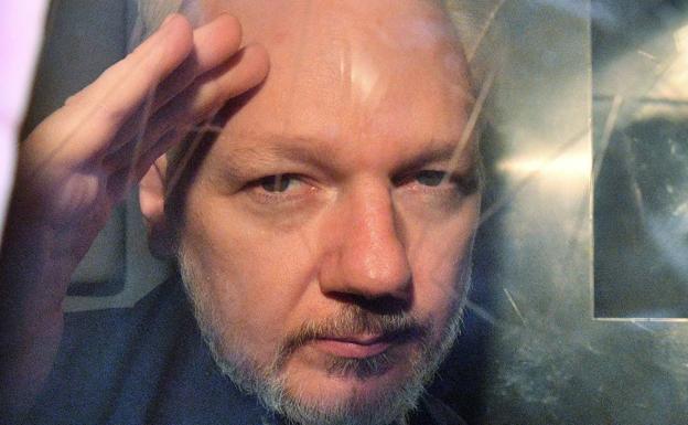 La justicia británica rechaza liberar a Assange por el coronavirus