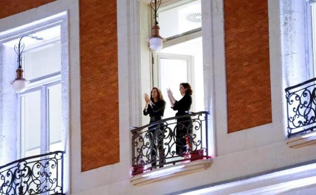 De balcones y redes sociales