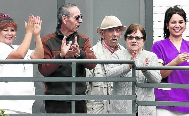 El personal de una residencia de Navarra se encierra con sus ancianos para protegerlos