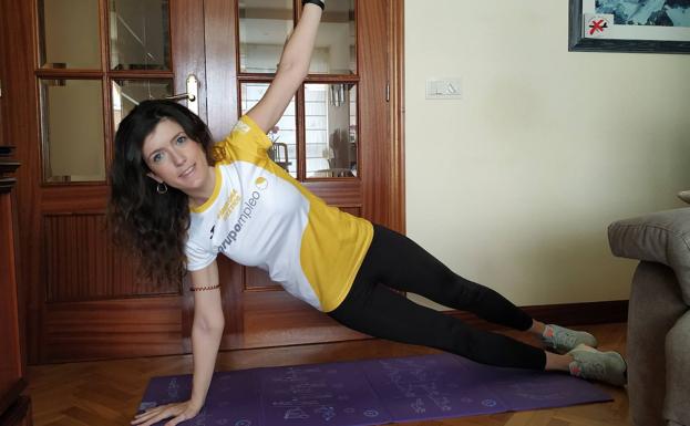 Entrenamientos de día, enfermera contra el Covid-19 de noche