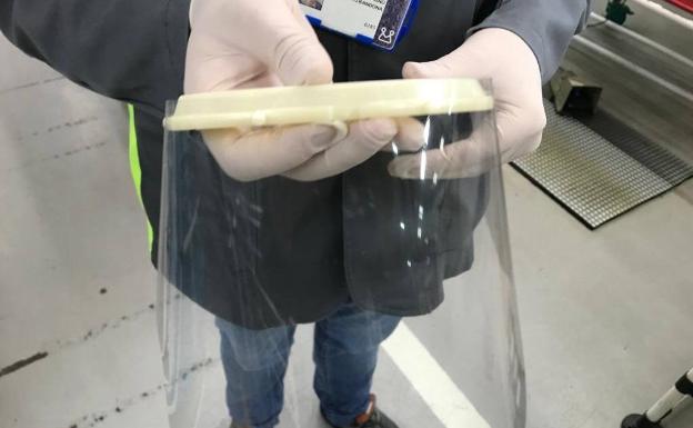 Maier logra industrializar la producción de viseras para sanitarios en sólo una semana