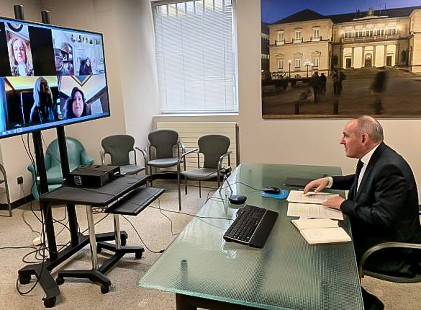 Ramiro González reconoce que la crisis «evidentemente» cambiará las prioridades de Álava