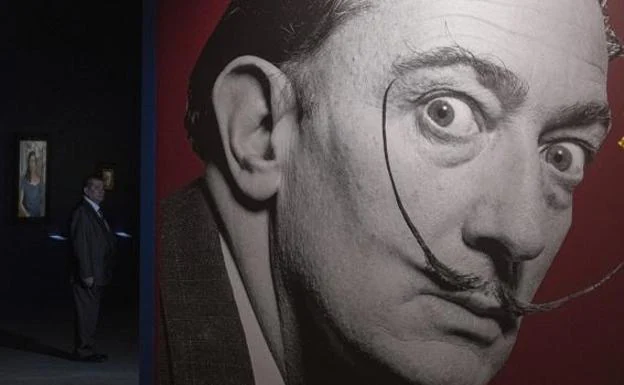 Vuelven a España las obras de Dalí expuestas en Moscú bajo medidas de seguridad por el coronavirus