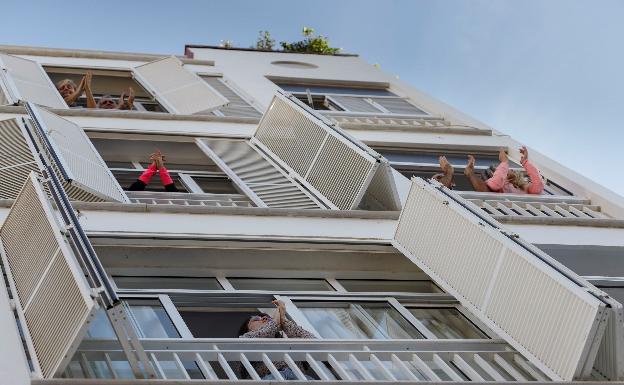 Detenido por disparar desde su balcón durante los aplausos a los sanitarios