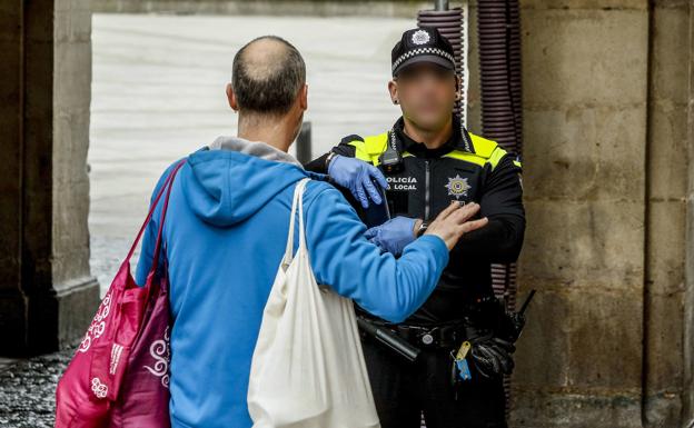 Primera condena de cárcel en Vitoria por saltarse 6 veces el confinamiento