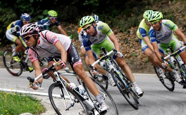 Contador subasta su bicicleta del Tour y el Giro 2011 para ayudar a la Cruz Roja