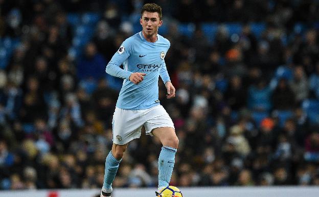 Laporte muestra su lado más solidario