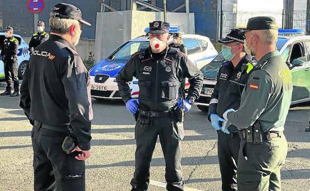 La tarde del martes 7 se produjo el último homenaje policial en Vitoria, de nuevo con los cuatro cuerpos.
