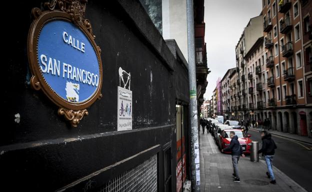 Violan el confinamiento en San Francisco para robar al repartidor las pizzas que le habían pedido