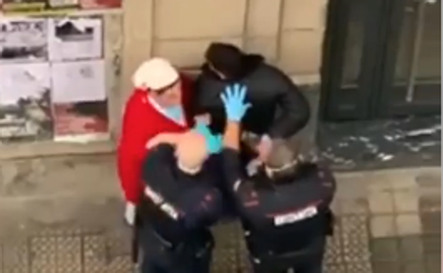 Imputan por injurias a la autora del vídeo de las detenciones de San Francisco