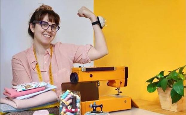 ¡Coge hilo y aguja! Ana Dedal te enseña a coser a máquina durante la cuarentena