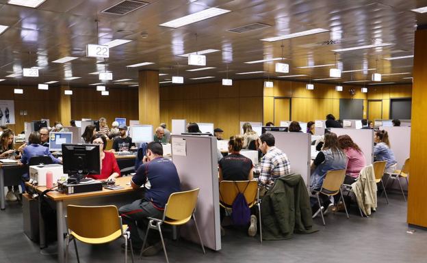 La Hacienda alavesa hará las devoluciones del IRPF en 48 horas y retrasará los pagos al 20 de noviembre