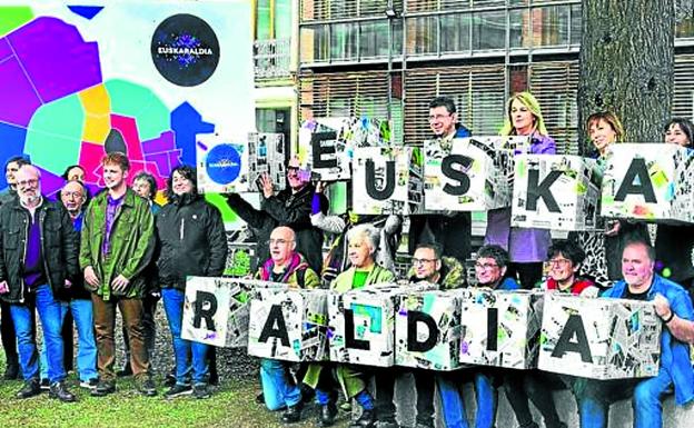 Euskaltzaindia publica un léxico básico sobre el coronavirus