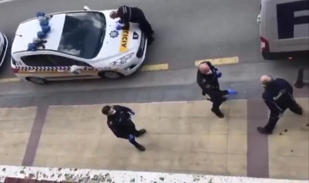 Un repartidor estalla tras ser multado en Torrelavega con 1.500 euros cuando iba a un hospital a entregar material sanitario