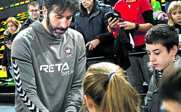 Álex Mumbrú defiende la búsqueda de talento desde la «paciencia y el trabajo»