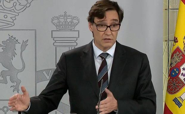 Sindicatos médicos llevarán a Illa a los tribunales por el reparto de las mascarillas defectuosas