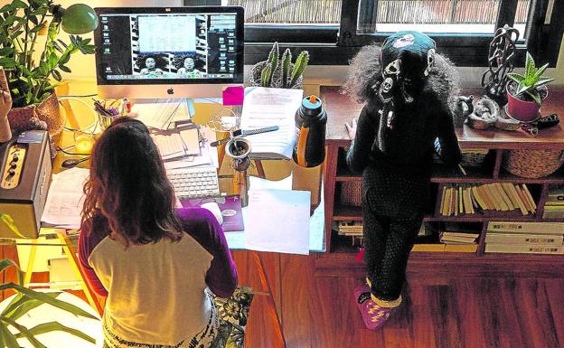 El coronavirus dispara el teletrabajo del 4 al 24,5% en solo un mes en Euskadi