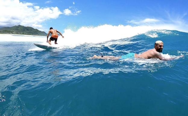 La idílica cuarentena entre olas y rutas moteras de un vasco en Bali