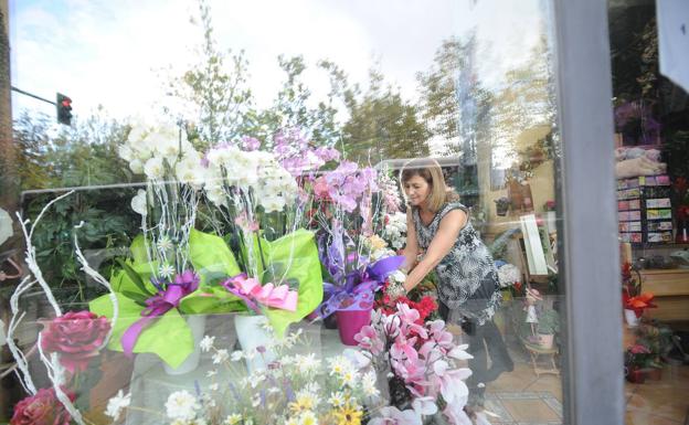 Setenta comercios de Vitoria ofrecen venta online y reparto a domicilio por el Día de la Madre