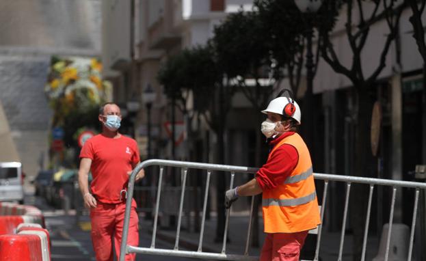 Miles de afectados vascos por ERTE no cobrarán el paro en mayo por el colapso