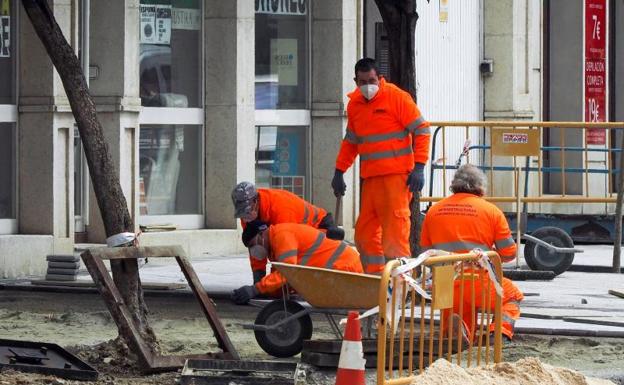 La pandemia paraliza el trabajo de 562.900 ocupados y destruye 285.600 empleos