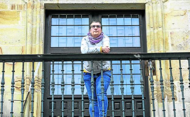 «Estoy ayudando en una tienda a llevar los pedidos a gente mayor»