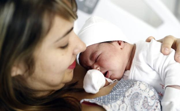 Baja por paternidad en Euskadi: ¿cuántas semanas dura?