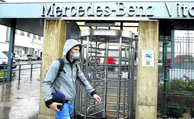 Mercedes plantea trabajar dos semanas en agosto «para no perder ningún pedido»