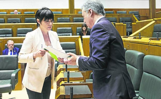 El debate sobre la mesa de partidos llega al Parlamento vasco