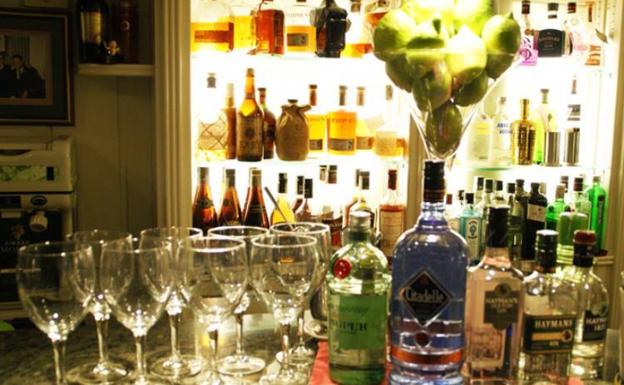 Copazos para brindar por las victorias del Athletic en el bar Jaime