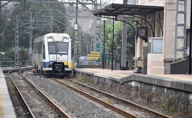 La falta de trenes impide a Carranza ir y volver a Bilbao en el mismo día