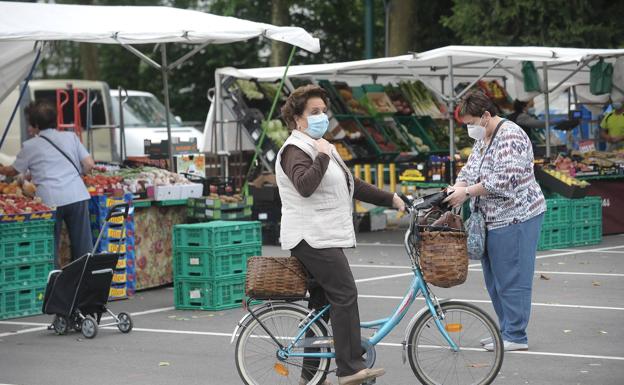 Arranca la desescalada de los mercadillos vizcaínos con la previsión de un aumento de ventas