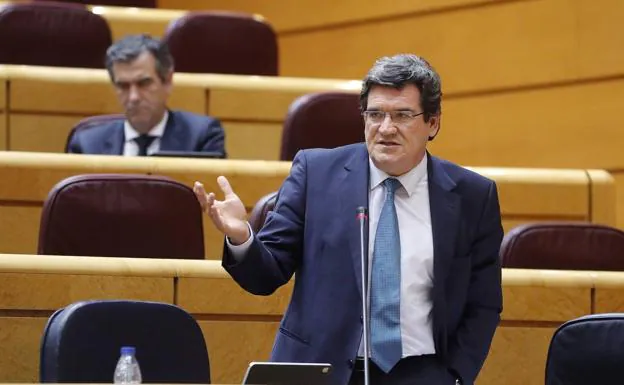 Los perceptores de la RGI no tendrán que pedir la prestación estatal, lo hará el Gobierno vasco