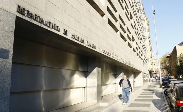 Álava registra hasta abril una caída del 12,3% en la recaudación, 70,7 millones menos que en 2019