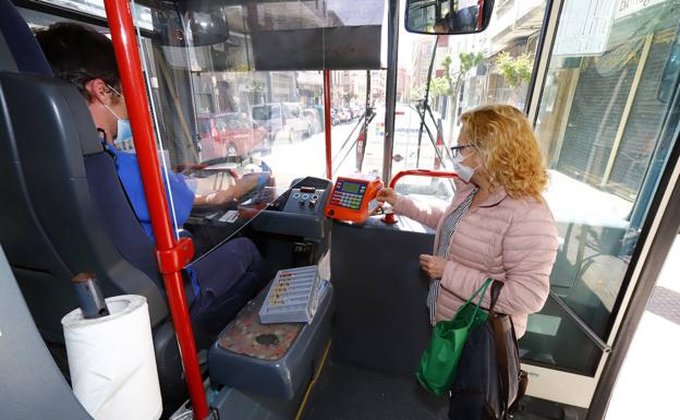 Un 'chivato' para apear al coronavirus del autobús