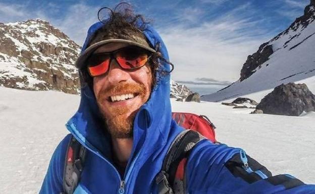 Hallan muerto al alpinista italiano Matteo Bernasconi, sepultado por un alud