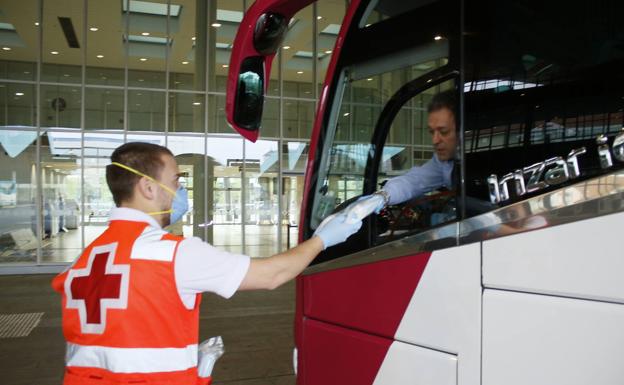 Álava refuerza desde el lunes las líneas de autobús interurbanas más demandadas