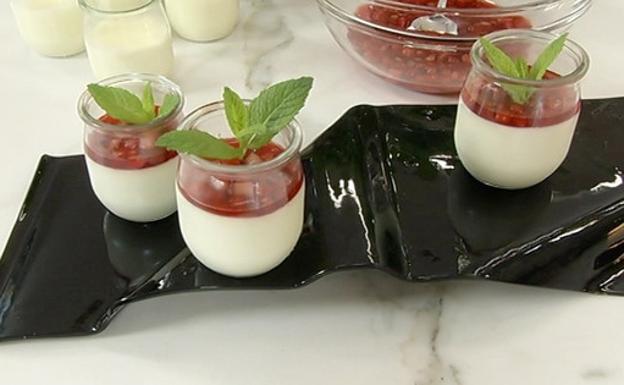 Panna cotta de limón y fresas