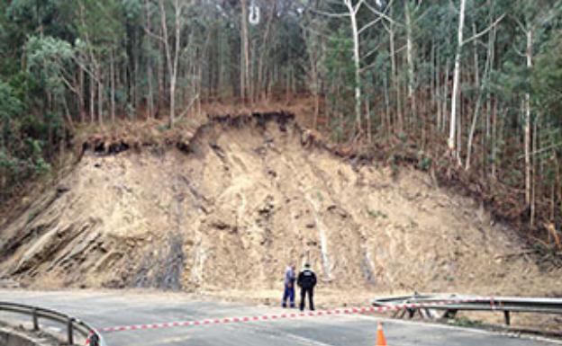 Un motorista herido tras salirse de la calzada en Lemoiz