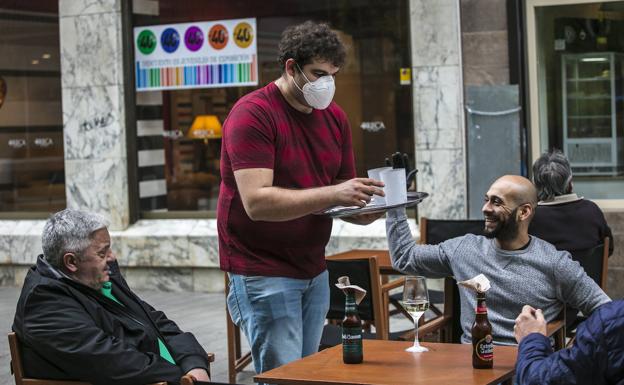 Las ayudas para el comercio y la hostelería de Vitoria llegarán a partir de finales de junio