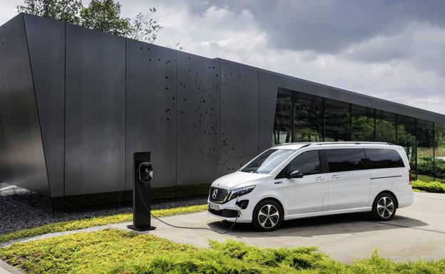 Mercedes comienza las ventas en España de la Clase V eléctrica 'made in Vitoria'