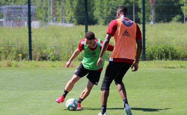 El Mirandés da un paso más y hoy arrancará los ensayos en dos grupos de 11 y 12 jugadores