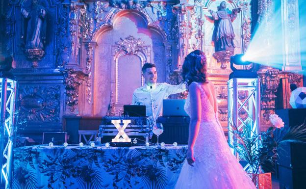 Un DJ de bodas bilbaíno salva su negocio con adelantos de 11.200 euros de parejas que han aplazado sus enlaces